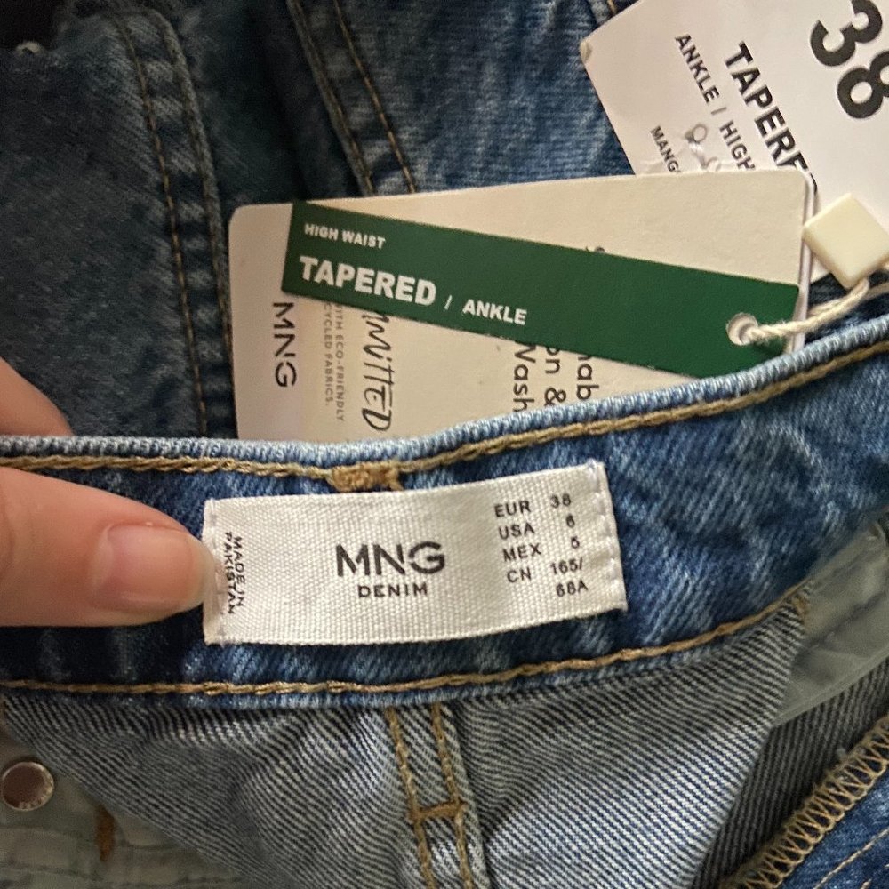 MANGO High-rise tapered jeans